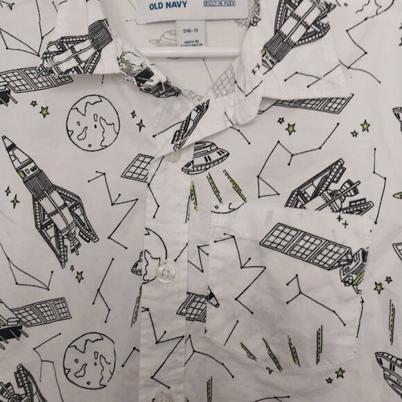 Old Navy: 2 Boys Space Button Shirt - Picture 10 of 11